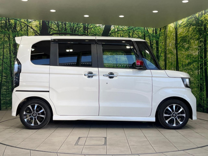 2018 Honda N-BOX CUSTOM DBA-JF3 (UW-6a3c9ba7d2301)[24]