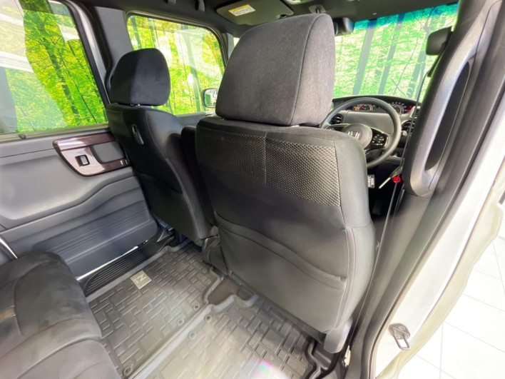 2018 Honda N-BOX CUSTOM DBA-JF3 (UW-6a3c9ba7d2301)[28]