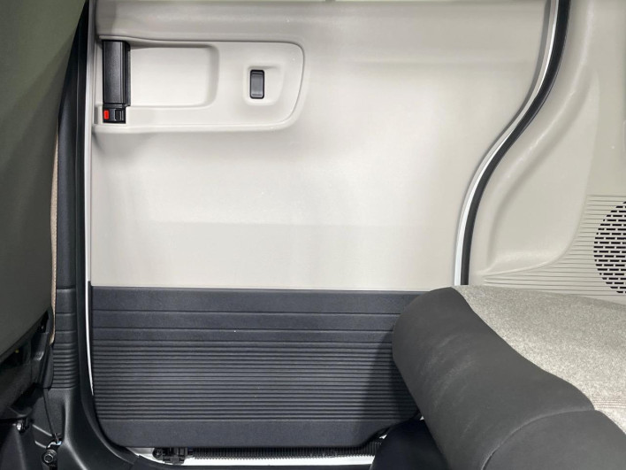 2024 Honda N-BOX 6BA-JF5 (UW-6a3c9bb7e219d)[28]