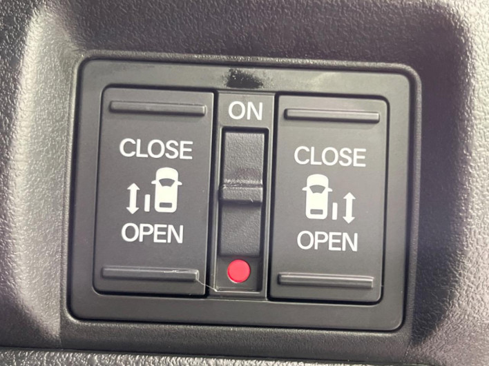 2024 Honda N-BOX CUSTOM 6BA-JF5 (UW-6a3c9bc0e52fe)[18]