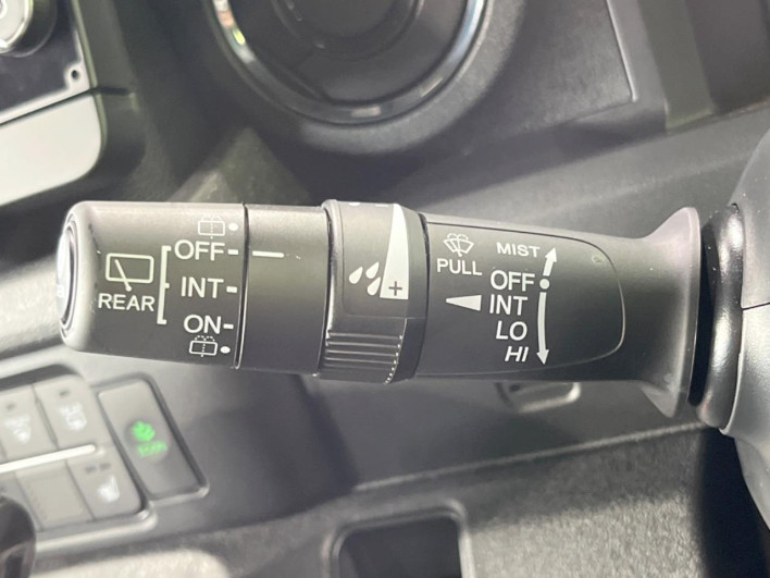 2024 Honda N-BOX CUSTOM 6BA-JF5 (UW-6a3c9bc0e52fe)[28]