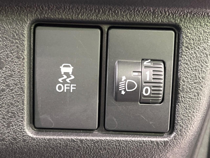 2024 Honda N-BOX CUSTOM 6BA-JF5 (UW-6a3c9bc0e52fe)[19]