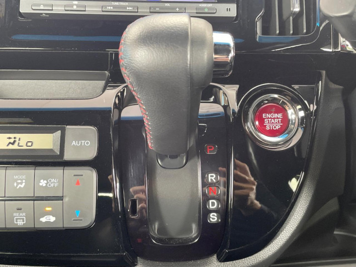 2017 Honda N-WGN Custom DBA-JH1 (UW-6a3c9bca3820e)[8]