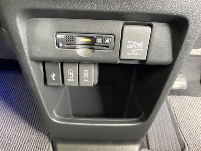 2017 Honda N-WGN Custom DBA-JH1 (UW-6a3c9bca3820e)[24]