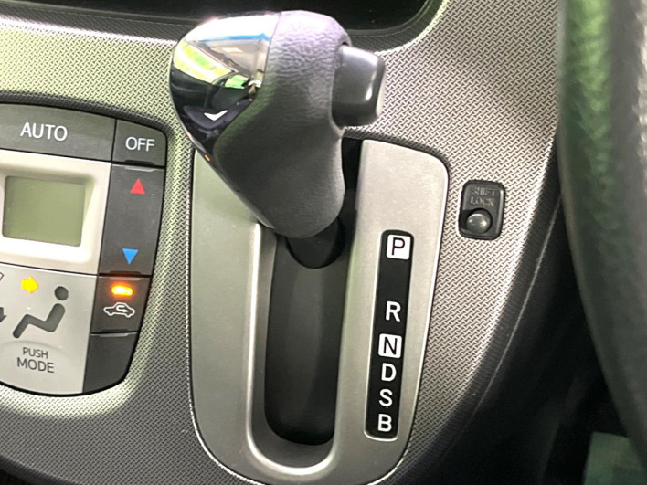 2013 Daihatsu Move DBA-LA100S (UW-6a3c9be7073bd)[27]