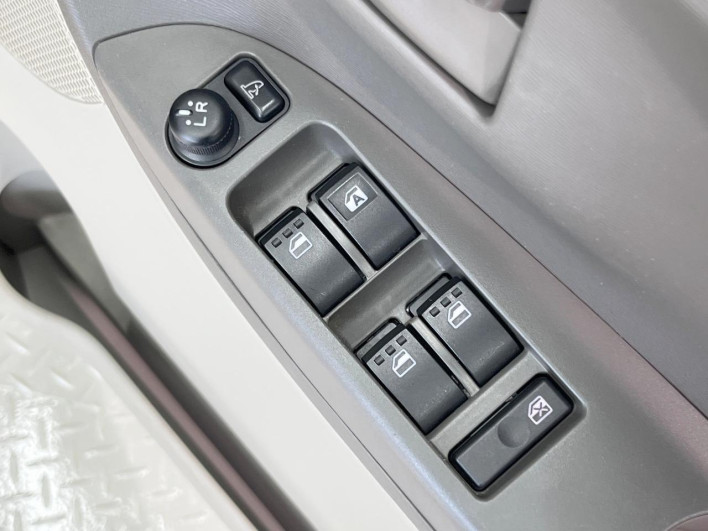 2016 Daihatsu Tanto DBA-LA600S (UW-6a3c9bf863361)[23]