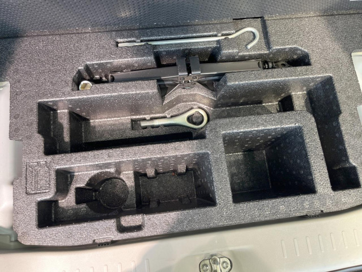 2016 Daihatsu Tanto DBA-LA600S (UW-6a3c9bf863361)[29]