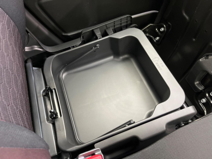 2019 Suzuki Wagon R Stingray DAA-MH55S (UW-6a3c9c3640005)[16]