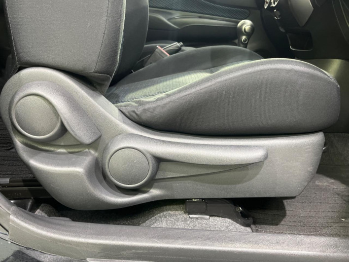 2014 Nissan Note DBA-NE12 (UW-6a3c9c88978be)[7]