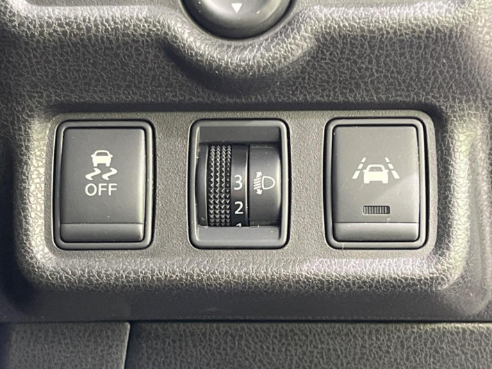 2014 Nissan Note DBA-NE12 (UW-6a3c9c88978be)[9]