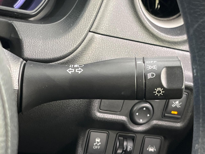 2014 Nissan Note DBA-NE12 (UW-6a3c9c88978be)[25]