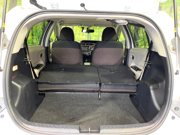 2014 Toyota Aqua DAA-NHP10 (UW-6a3c9c897e51f)[27]