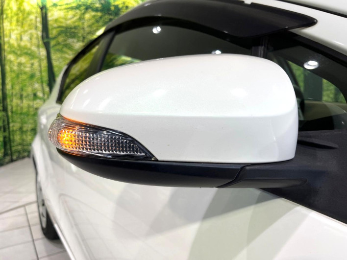 2014 Toyota Aqua DAA-NHP10 (UW-6a3c9c897e51f)[14]