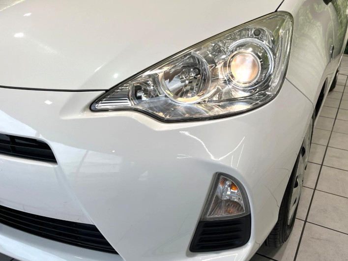 2014 Toyota Aqua DAA-NHP10 (UW-6a3c9c897e51f)[13]