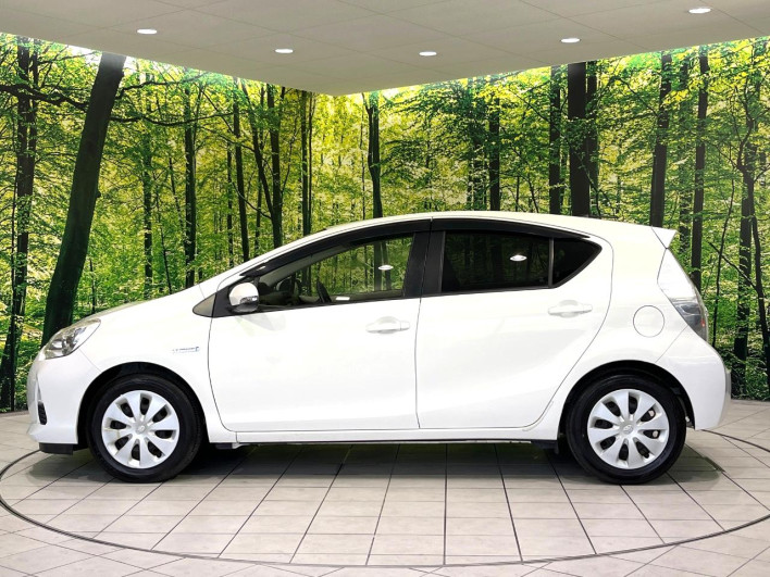 2014 Toyota Aqua DAA-NHP10 (UW-6a3c9c897e51f)[6]