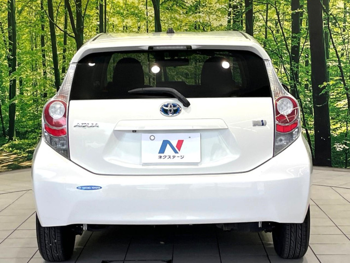 2014 Toyota Aqua DAA-NHP10 (UW-6a3c9c897e51f)[8]