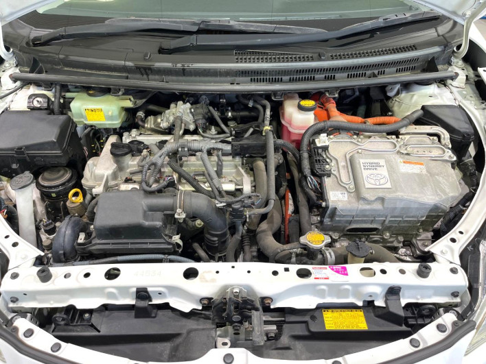 2014 Toyota Aqua DAA-NHP10 (UW-6a3c9c897e51f)[4]