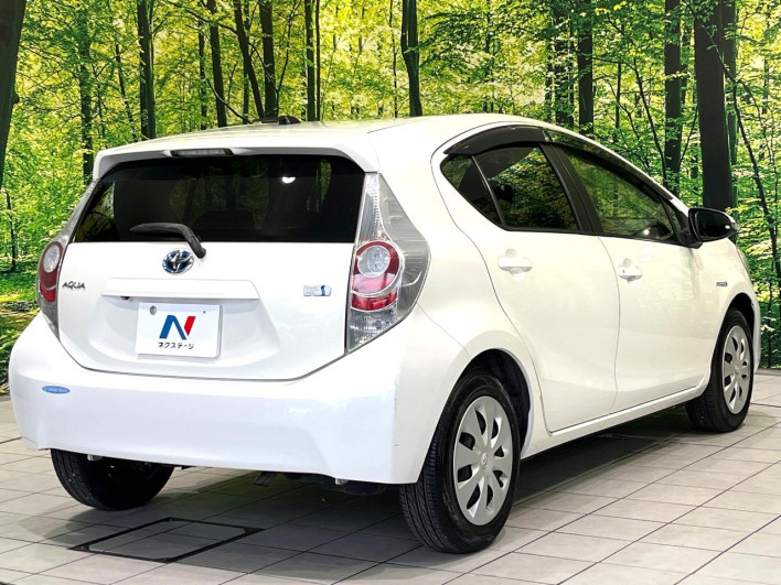 2014 Toyota Aqua DAA-NHP10 (UW-6a3c9c897e51f)[9]