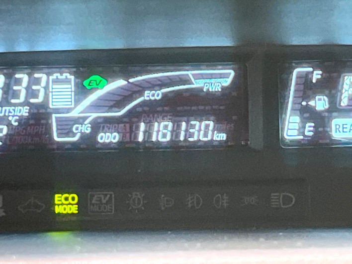 2014 Toyota Aqua DAA-NHP10 (UW-6a3c9c897e51f)[2]