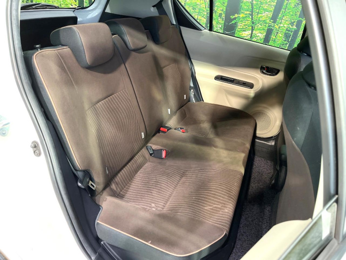 2014 Toyota Aqua DAA-NHP10 (UW-6a3c9c897e51f)[22]
