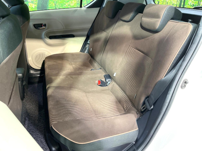 2014 Toyota Aqua DAA-NHP10 (UW-6a3c9c897e51f)[24]