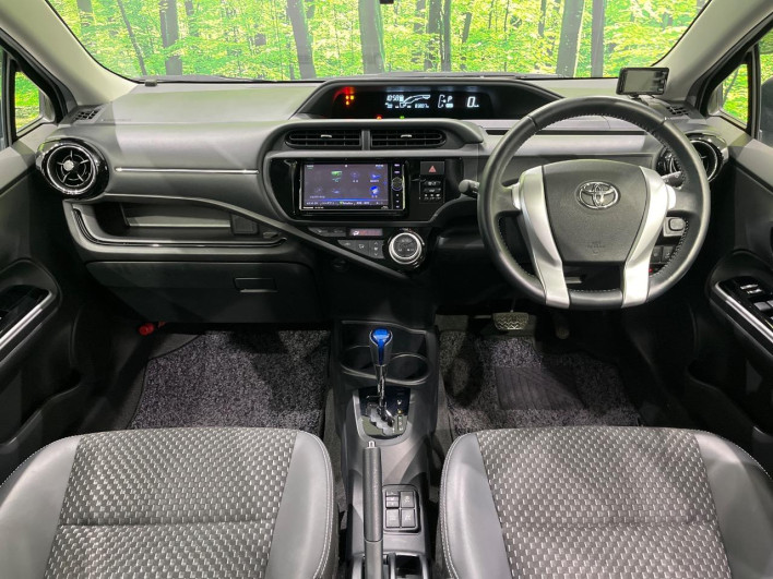 2015 Toyota Aqua DAA-NHP10 (UW-6a3c9c8a7e676)[16]