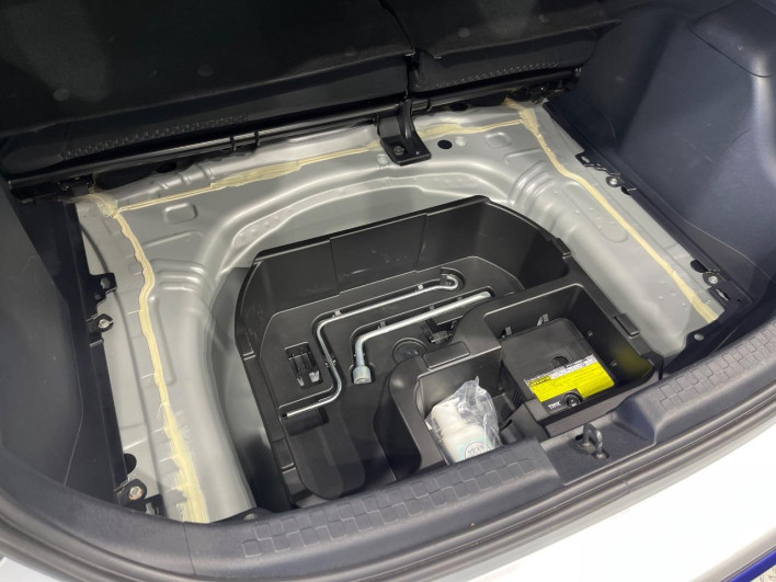 2015 Toyota Aqua DAA-NHP10 (UW-6a3c9c8a7e676)[11]