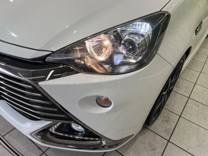 2016 Toyota Aqua DAA-NHP10 (UW-6a3c9c8ad83ba)[26]