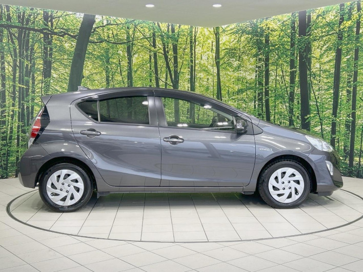 2016 Toyota Aqua DAA-NHP10 (UW-6a3c9c8b977c3)[16]
