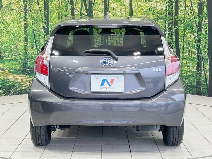 2016 Toyota Aqua DAA-NHP10 (UW-6a3c9c8b977c3)[18]
