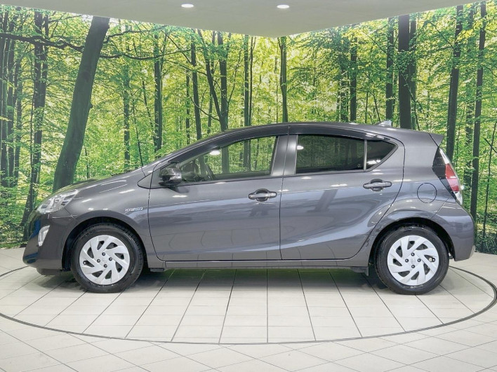 2016 Toyota Aqua DAA-NHP10 (UW-6a3c9c8b977c3)[20]