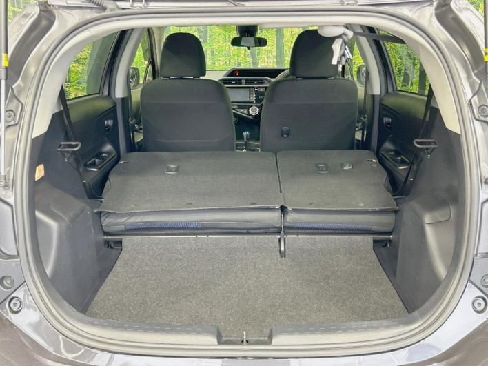 2016 Toyota Aqua DAA-NHP10 (UW-6a3c9c8b977c3)[22]