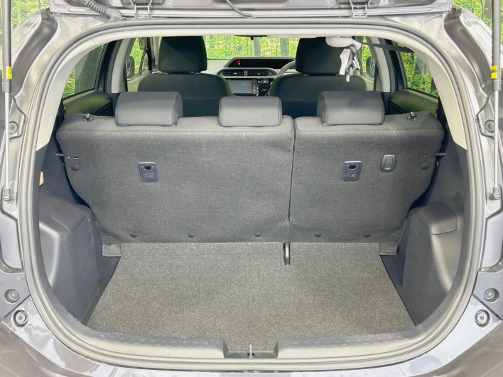 2016 Toyota Aqua DAA-NHP10 (UW-6a3c9c8b977c3)[21]