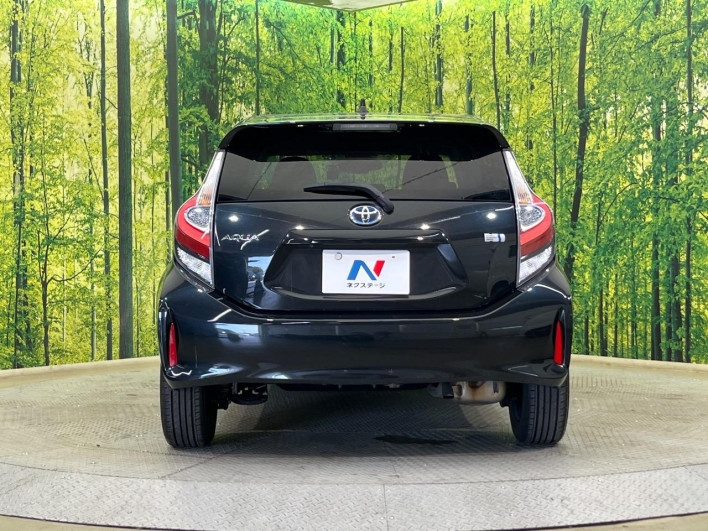 2017 Toyota Aqua DAA-NHP10 (UW-6a3c9c9025af7)[17]