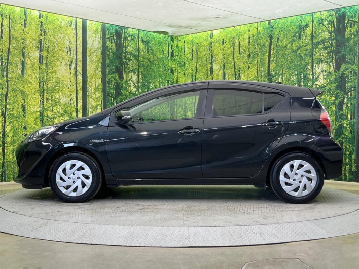 2017 Toyota Aqua DAA-NHP10 (UW-6a3c9c9025af7)[15]
