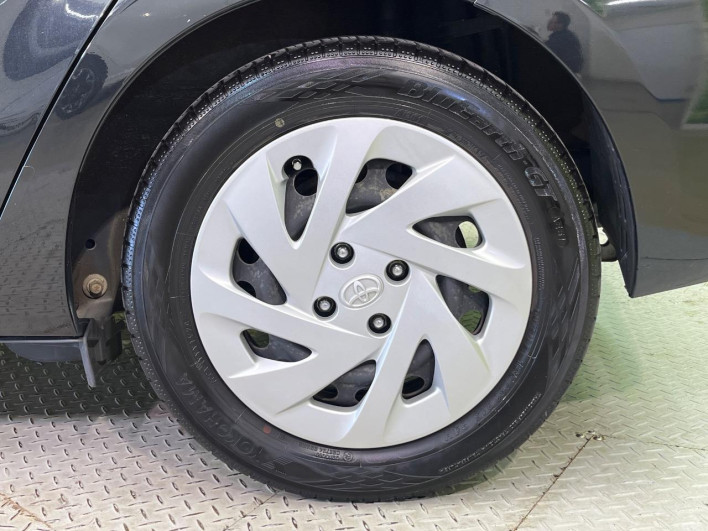 2017 Toyota Aqua DAA-NHP10 (UW-6a3c9c9025af7)[10]