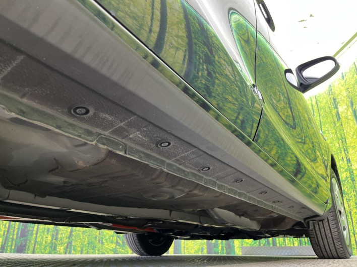 2017 Toyota Aqua DAA-NHP10 (UW-6a3c9c9025af7)[29]