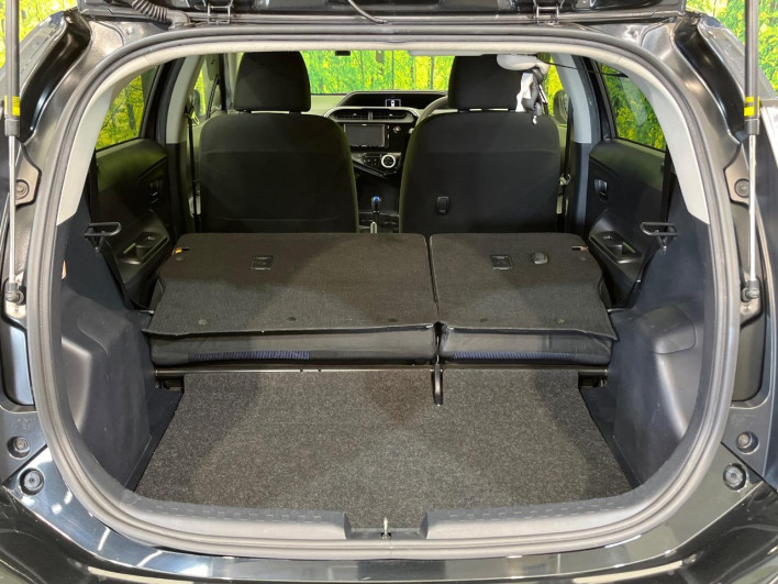2017 Toyota Aqua DAA-NHP10 (UW-6a3c9c9025af7)[24]
