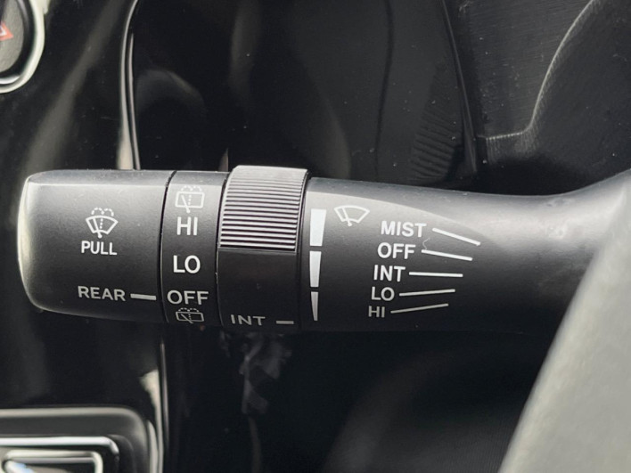 2019 Toyota Aqua DAA-NHP10 (UW-6a3c9c926929e)[28]