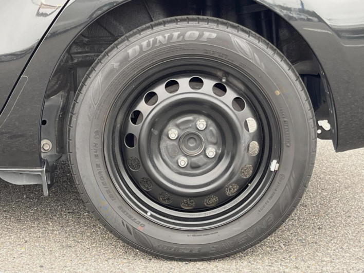 2019 Toyota Aqua DAA-NHP10 (UW-6a3c9c926929e)[9]