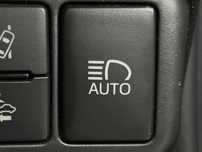 2019 Toyota Aqua DAA-NHP10 (UW-6a3c9c926929e)[23]