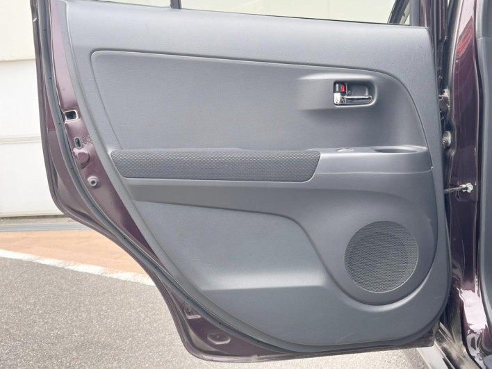 2013 Toyota bB CBA-QNC21 (UW-6a3c9c9fa8620)[25]
