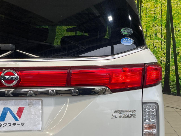 2013 Nissan Elgrand DBA-TE52 (UW-6a3c9cca9e9cc)[24]