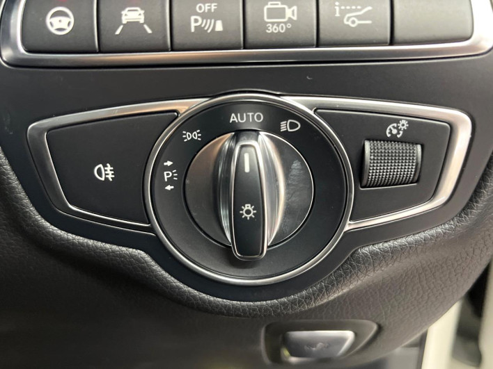 2017 Mercedes Benz GLC DBA-253946 (UW-6a3c9ce327ace)[11]