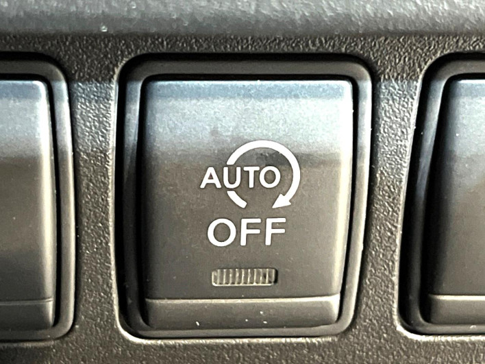 2015 Nissan JUKE DBA-YF15 (UW-6a3c9ceb37806)[11]