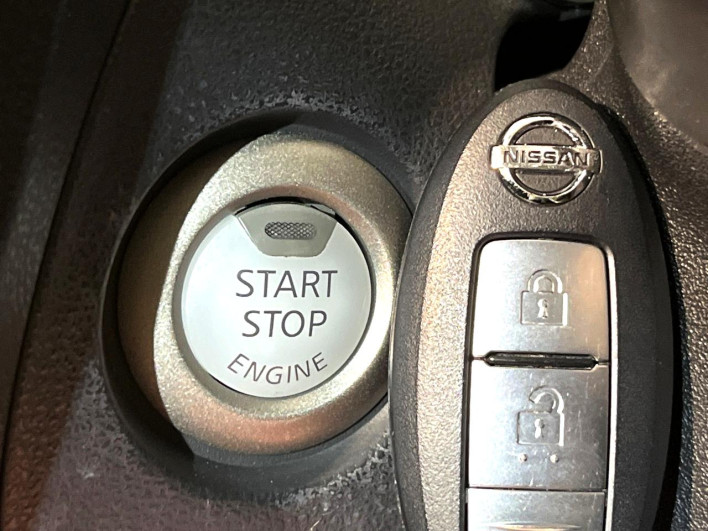 2015 Nissan JUKE DBA-YF15 (UW-6a3c9ceb37806)[14]