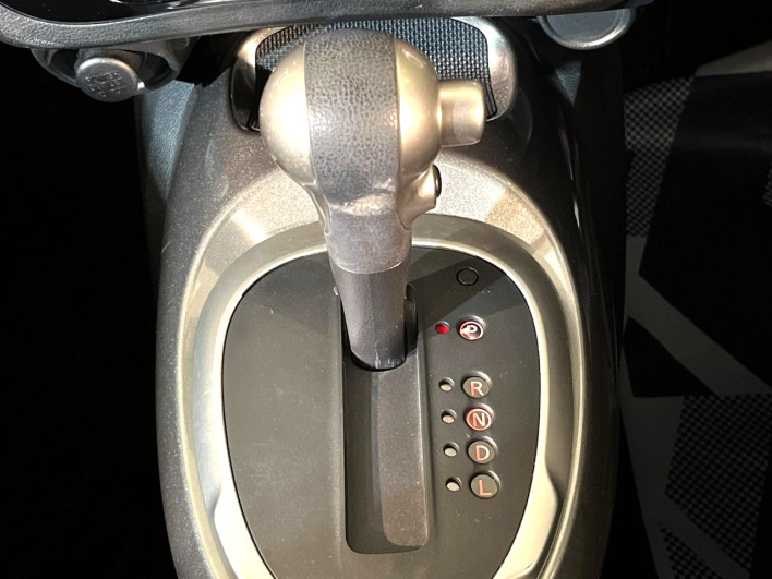 2015 Nissan JUKE DBA-YF15 (UW-6a3c9ceb37806)[17]
