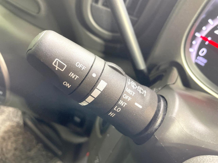 2013 Nissan Cube DBA-Z12 (UW-6a3c9cede8bc2)[14]