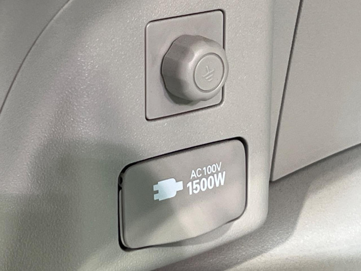 2013 Toyota Prius DAA-ZVW30 (UW-6a3c9d09db5e3)[22]