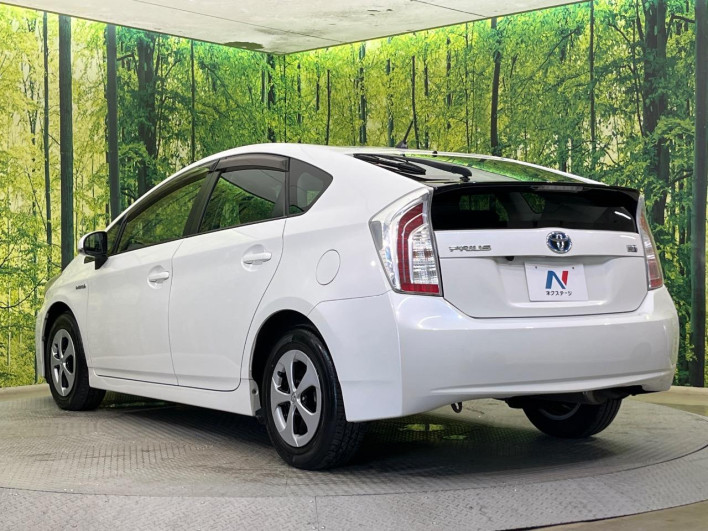 2013 Toyota Prius DAA-ZVW30 (UW-6a3c9d09db5e3)[13]